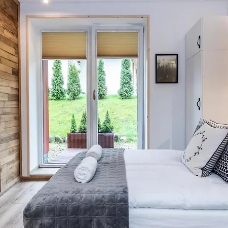 Udanypobyt Przy Dolinach C I D