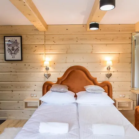 Udanypobyt Przy Dolinach C I D *