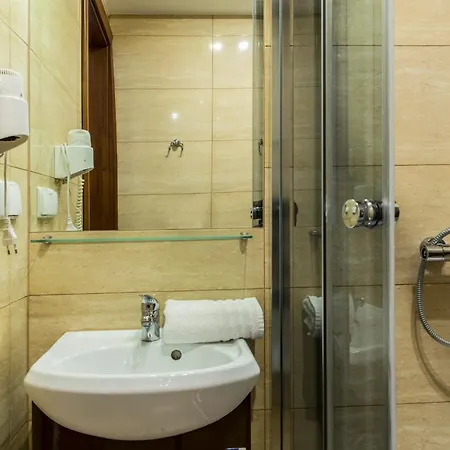 Udanypobyt Przy Dolinach C I D