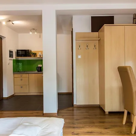 Udanypobyt Przy Dolinach C I D