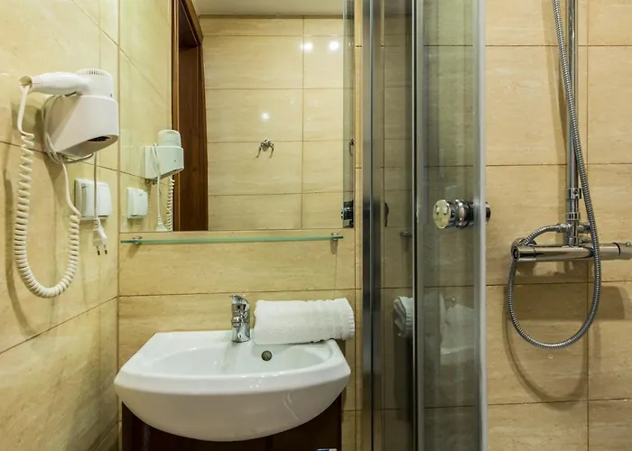 Udanypobyt Przy Dolinach C I D