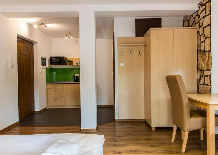 Udanypobyt Przy Dolinach C I D